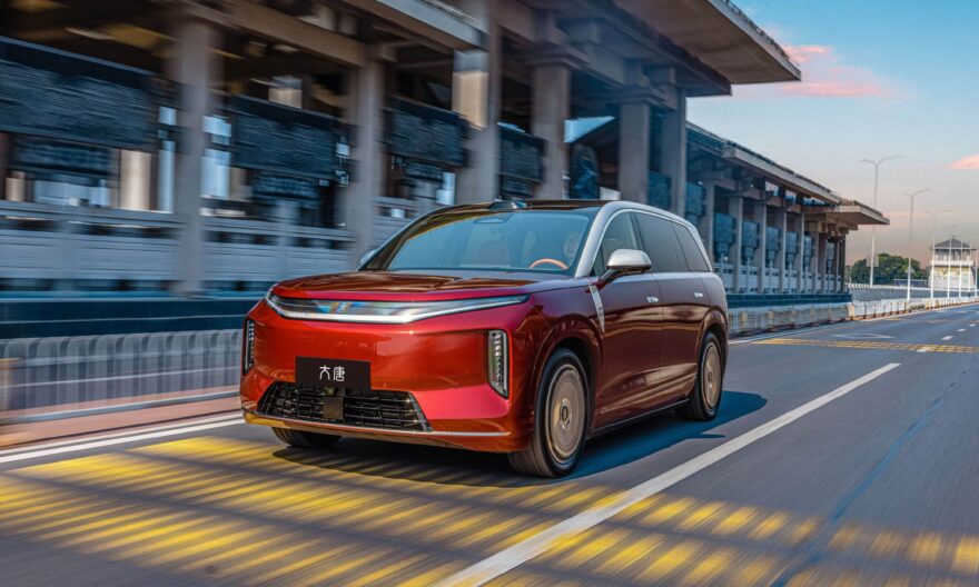 A BYD átlépte a tízezredik leszállított Da Tang EV mérföldkövét a zászlóshajó szabadidő-autó felfutó értékesítése során